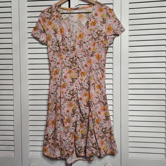 Cynthia Rowley Dresses & Skirts - Cynthia Rowley - Linen Blend‎ Floral Dress